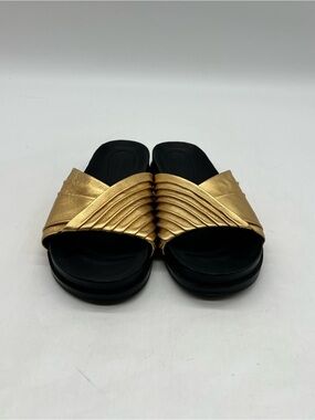 Sigerson Morrison Women’s Size 7B Gold Leather Slip On Sandals Shoes.